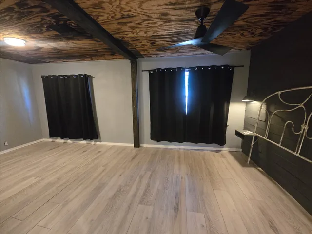 $239,999 | 1045 Vine Drive, Angleton, TX 77515