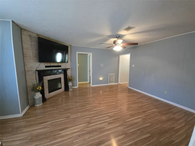 $239,999 | 1045 Vine Drive, Angleton, TX 77515