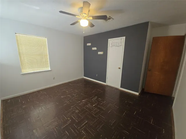 $224,999 | 1045 Vine Drive, Angleton, TX 77515