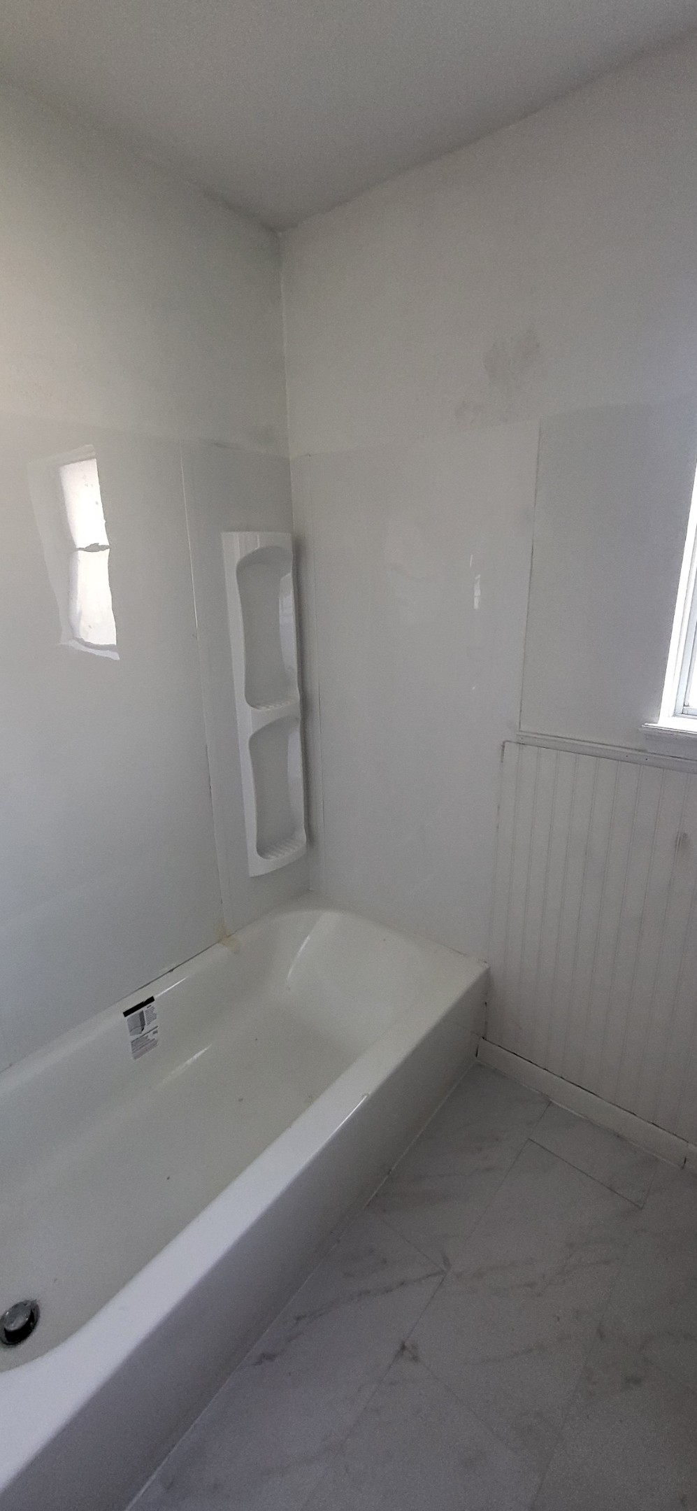 1045 Vine Drive Angleton, TX 77515 - Photo 34 of 48 a view of a bathtub in bathroom