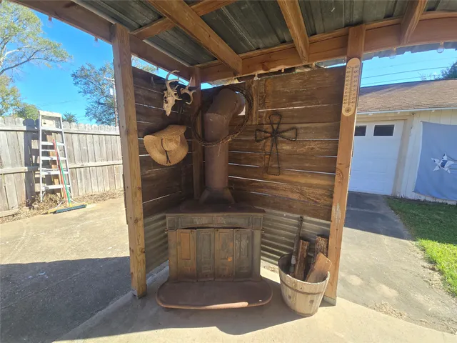 $224,999 | 1045 Vine Drive, Angleton, TX 77515