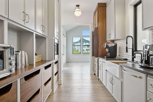 $2,375,000 | 16542 46th Place North, Plymouth, MN 55446