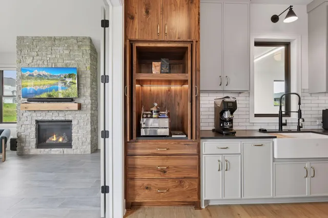 $2,375,000 | 16542 46th Place North, Plymouth, MN 55446