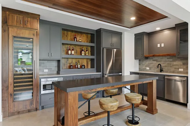 $2,375,000 | 16542 46th Place North, Plymouth, MN 55446