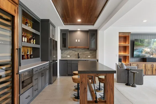 $2,375,000 | 16542 46th Place North, Plymouth, MN 55446