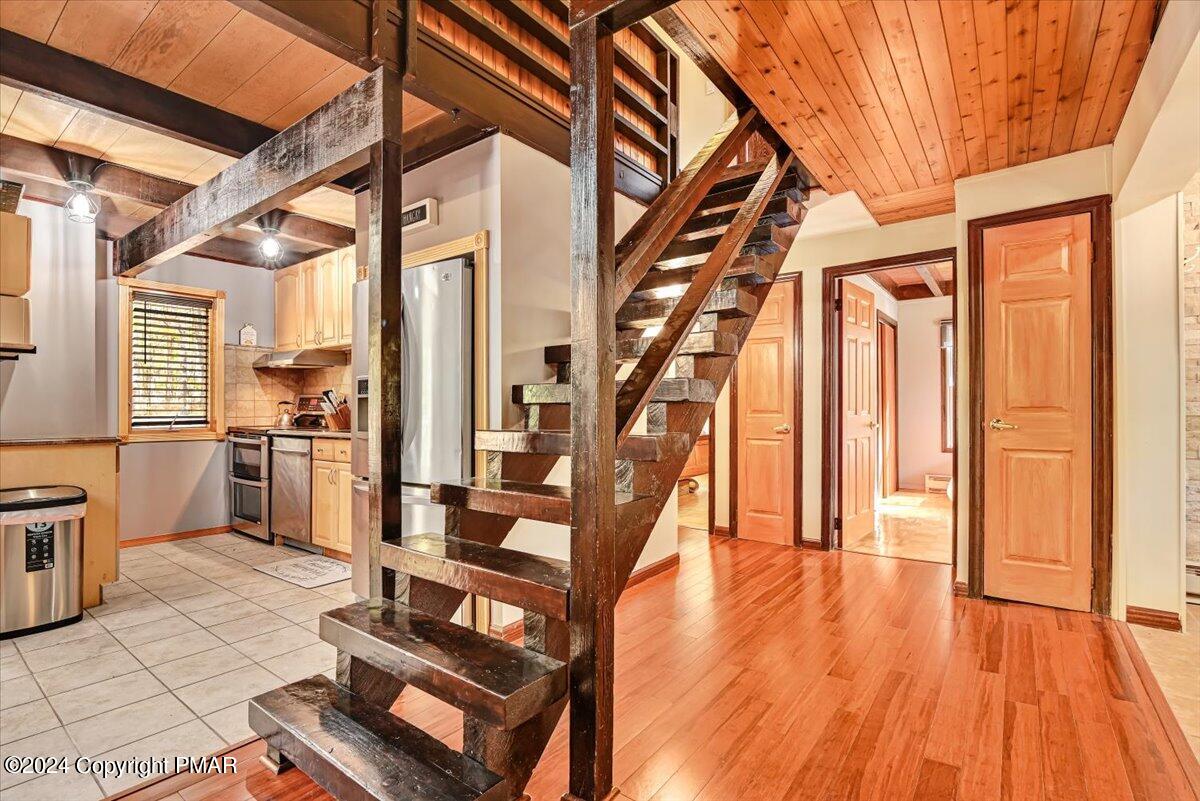 3567 High Crest Road Canadensis, PA 18325 - Photo 10 of 62 a view of an entryway with wooden floor and door