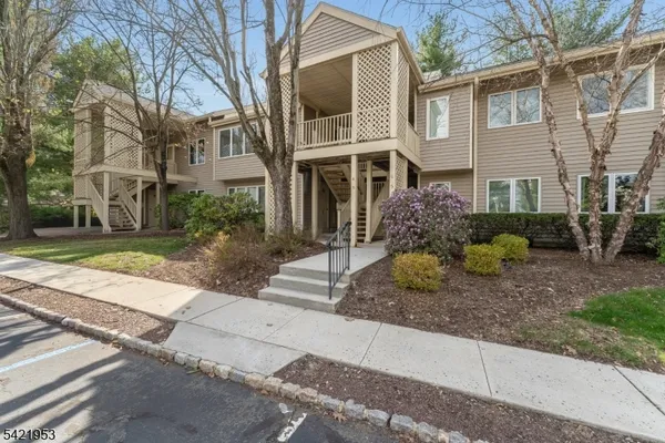 $282,500 | 4 Troon Terrace, Annandale, NJ 08801