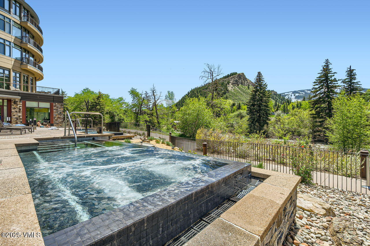 126 Riverfront Lane, Unit 438 Avon, CO 81620 - Photo 19 of 27 126 Riverfront Lane 438 - MLS Sized - 02