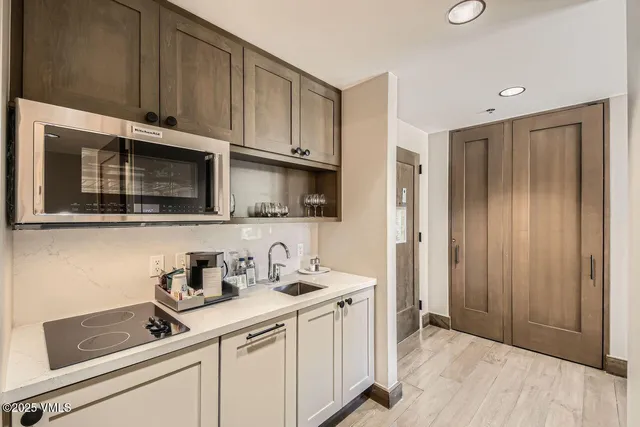 $895,000 | 126 Riverfront Lane, Unit 438, Avon, CO 81620