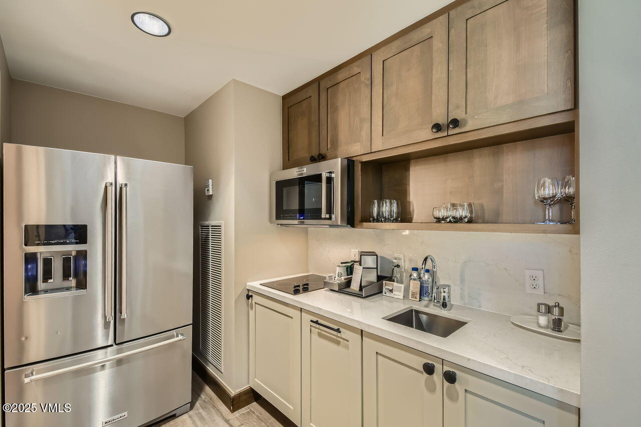 126 Riverfront Lane, Unit 438 Avon, CO 81620 - Photo 9 of 27 126 Riverfront Lane 438 - MLS Sized - 01