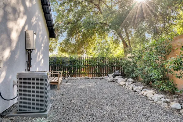 $5,250 | 225 East Arrow Highway, Claremont, CA 91711