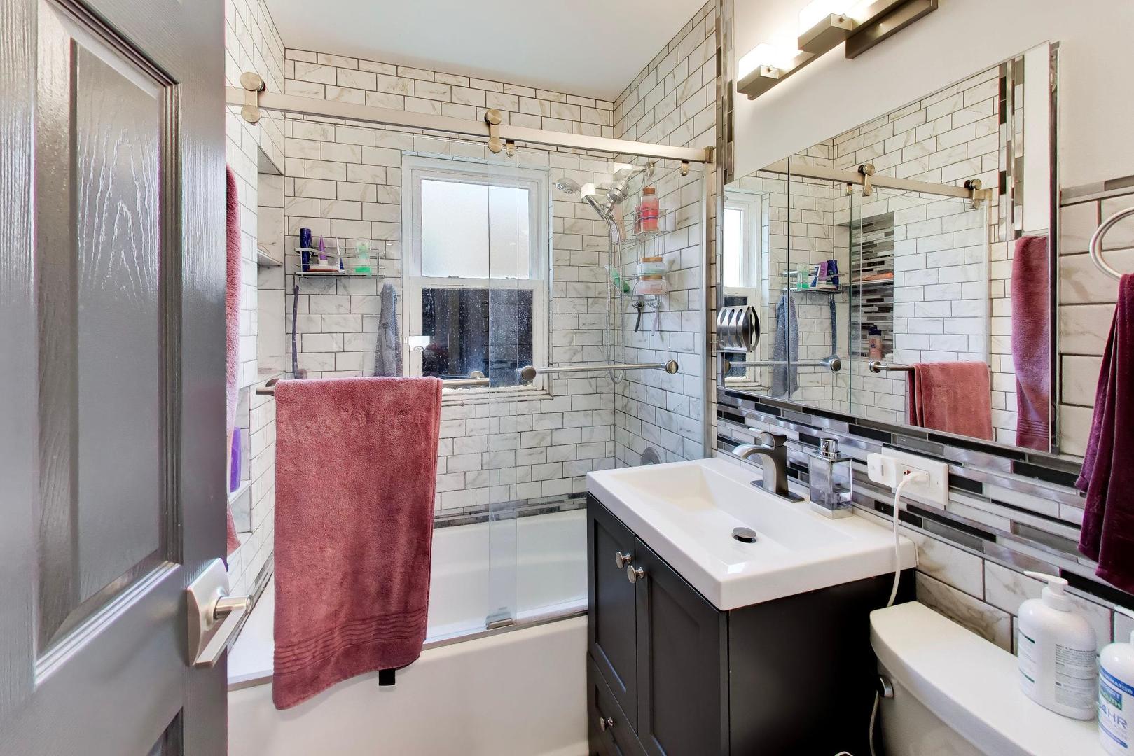 5016 North Mango Avenue, Unit 2 Chicago, IL 60630 - Photo 14 of 16