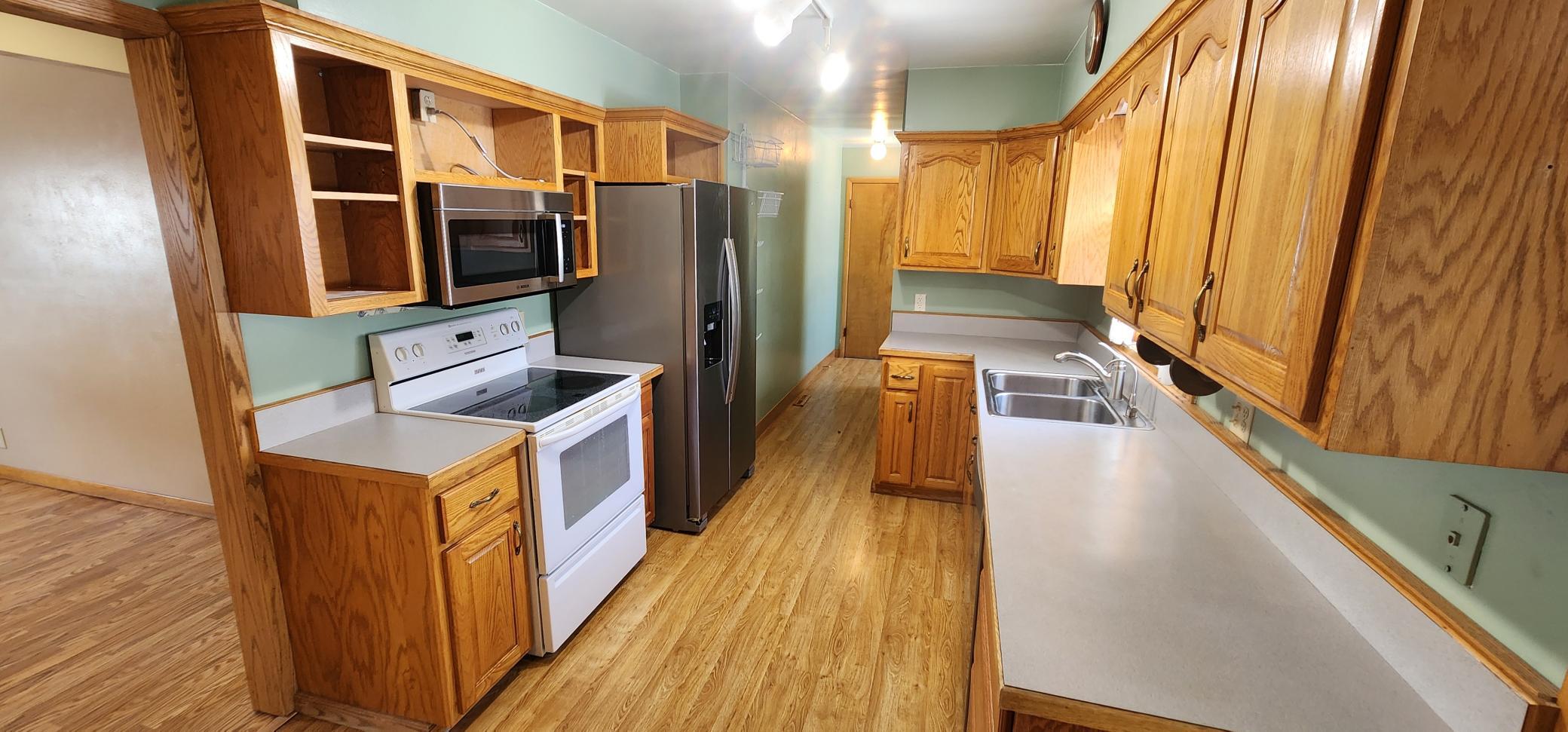 420 James Street Detroit Lakes, MN 56501 - Photo 10 of 29