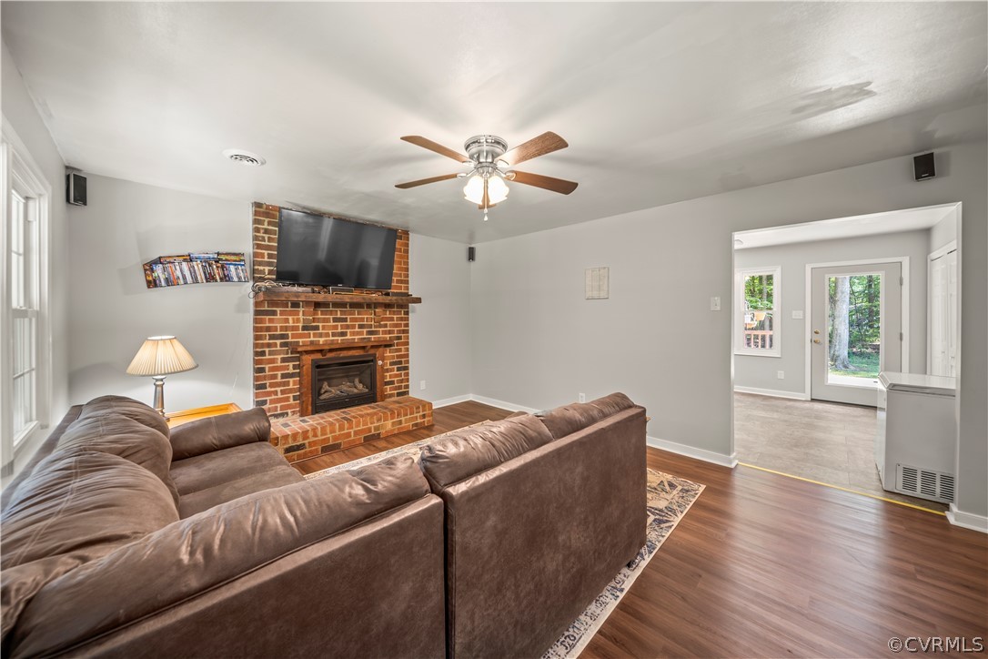 2460 Mountain View Road Powhatan, VA 23139 - Photo 8 of 40 Gallery Image 8