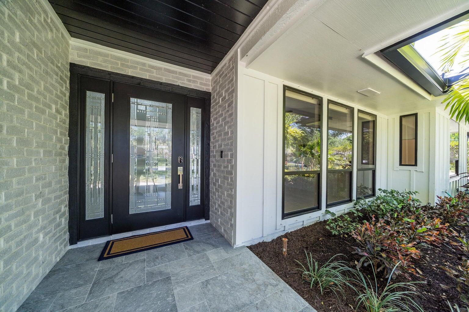 18721 Southeast River Ridge Road Jupiter, FL 33469 - Photo 11 of 74 front door area