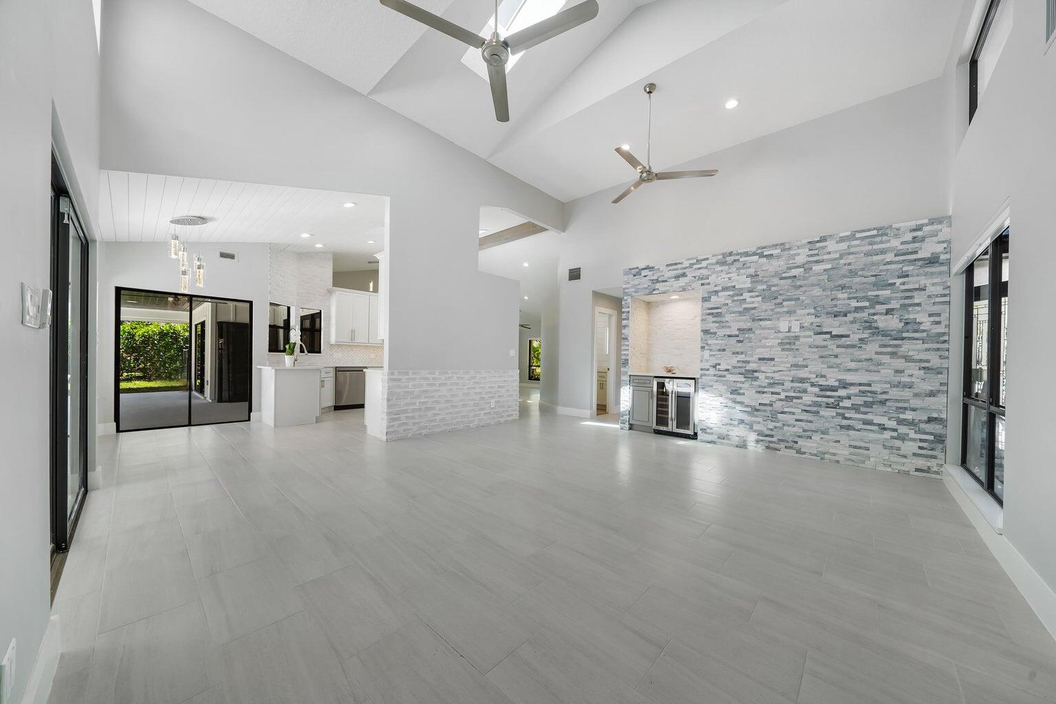 18721 Southeast River Ridge Road Jupiter, FL 33469 - Photo 13 of 74 living room