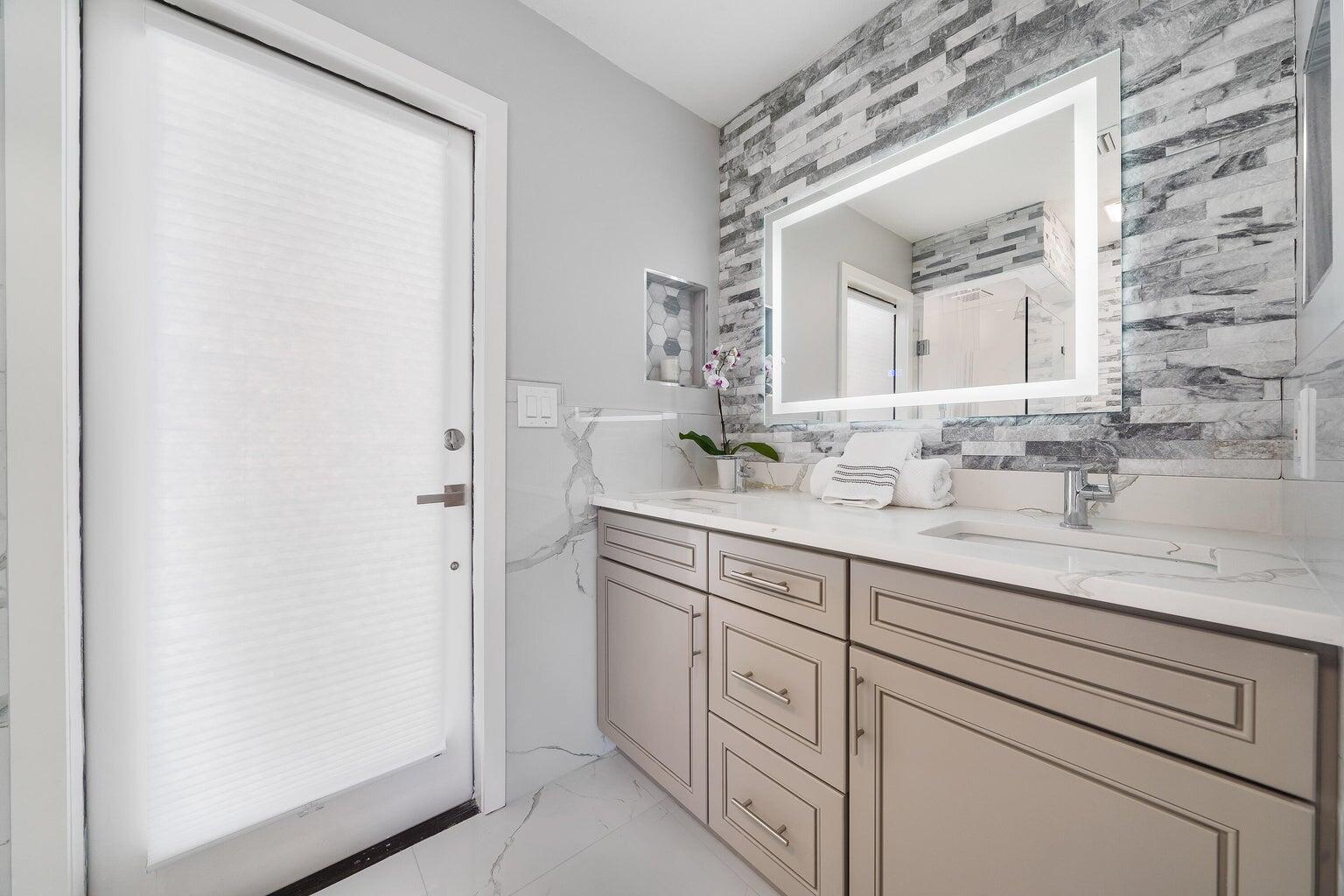 18721 Southeast River Ridge Road Jupiter, FL 33469 - Photo 24 of 74 cabana bath