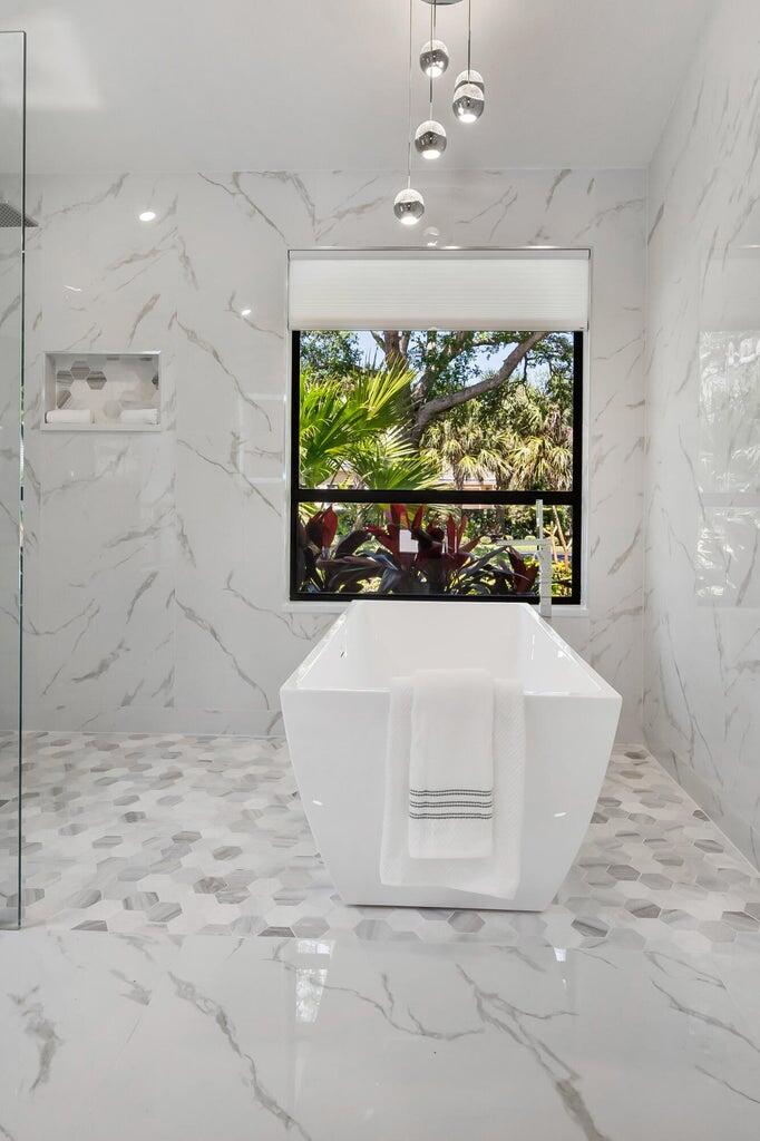 18721 Southeast River Ridge Road Jupiter, FL 33469 - Photo 34 of 74 Master BAth