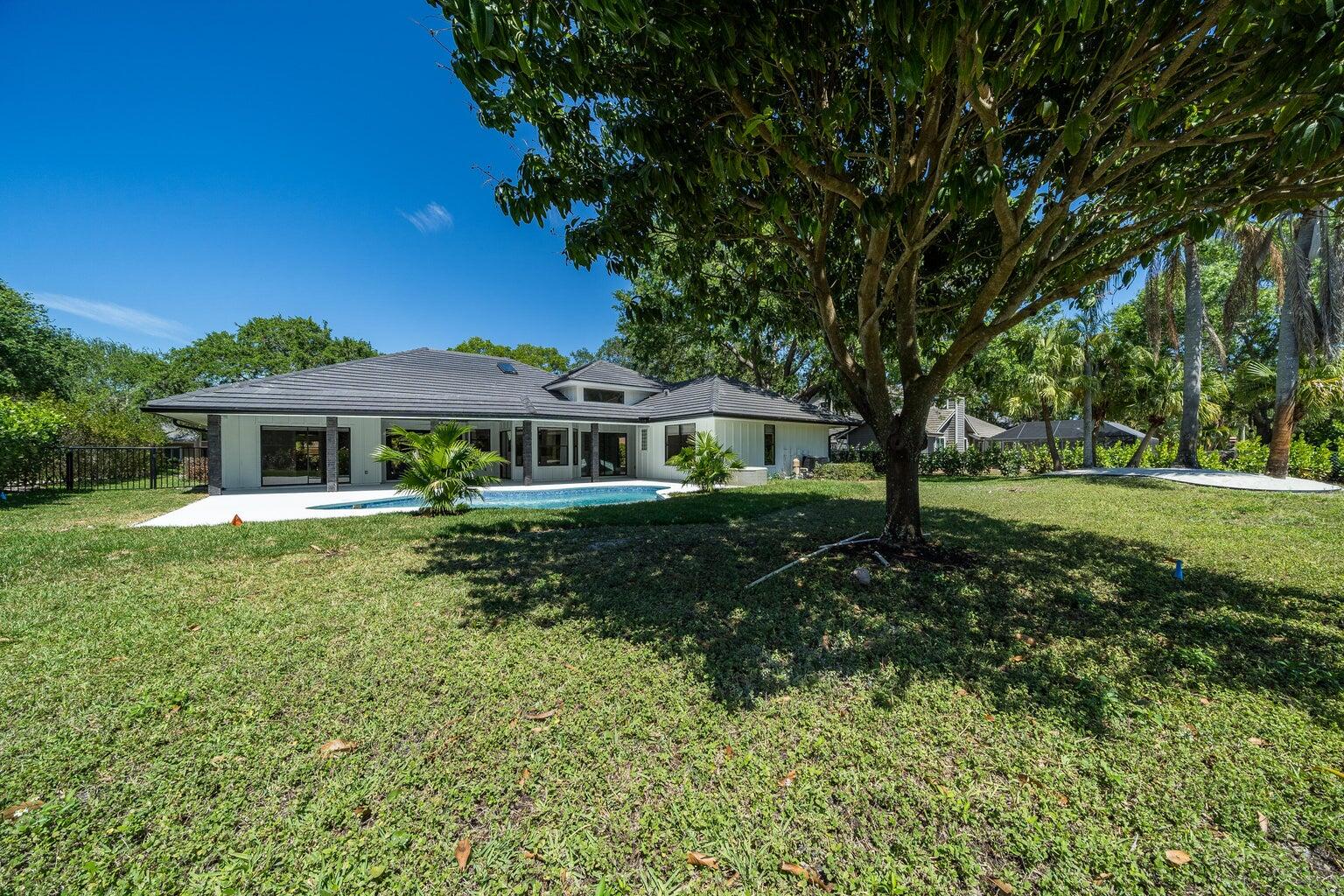 18721 Southeast River Ridge Road Jupiter, FL 33469 - Photo 49 of 74 BAck yard 2