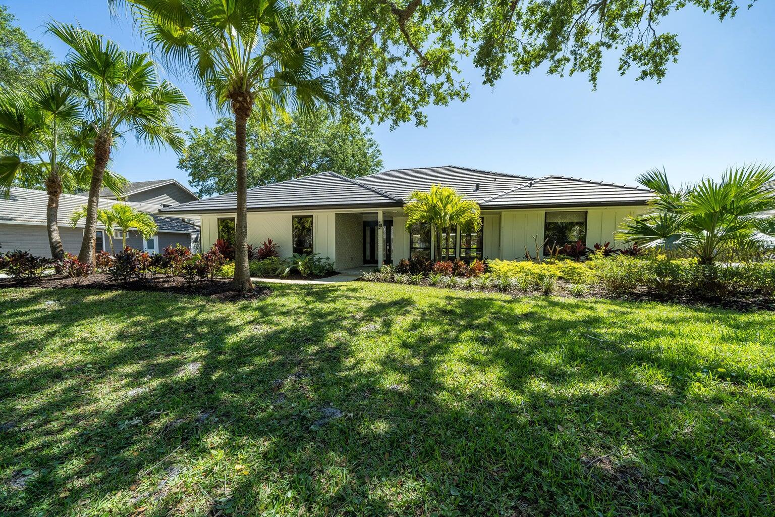 18721 Southeast River Ridge Road Jupiter, FL 33469 - Photo 54 of 74 Front view 3