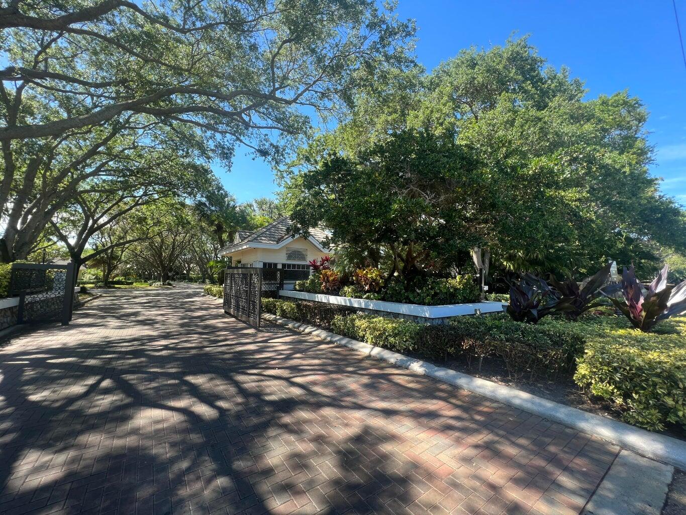 18721 Southeast River Ridge Road Jupiter, FL 33469 - Photo 67 of 74 Gate