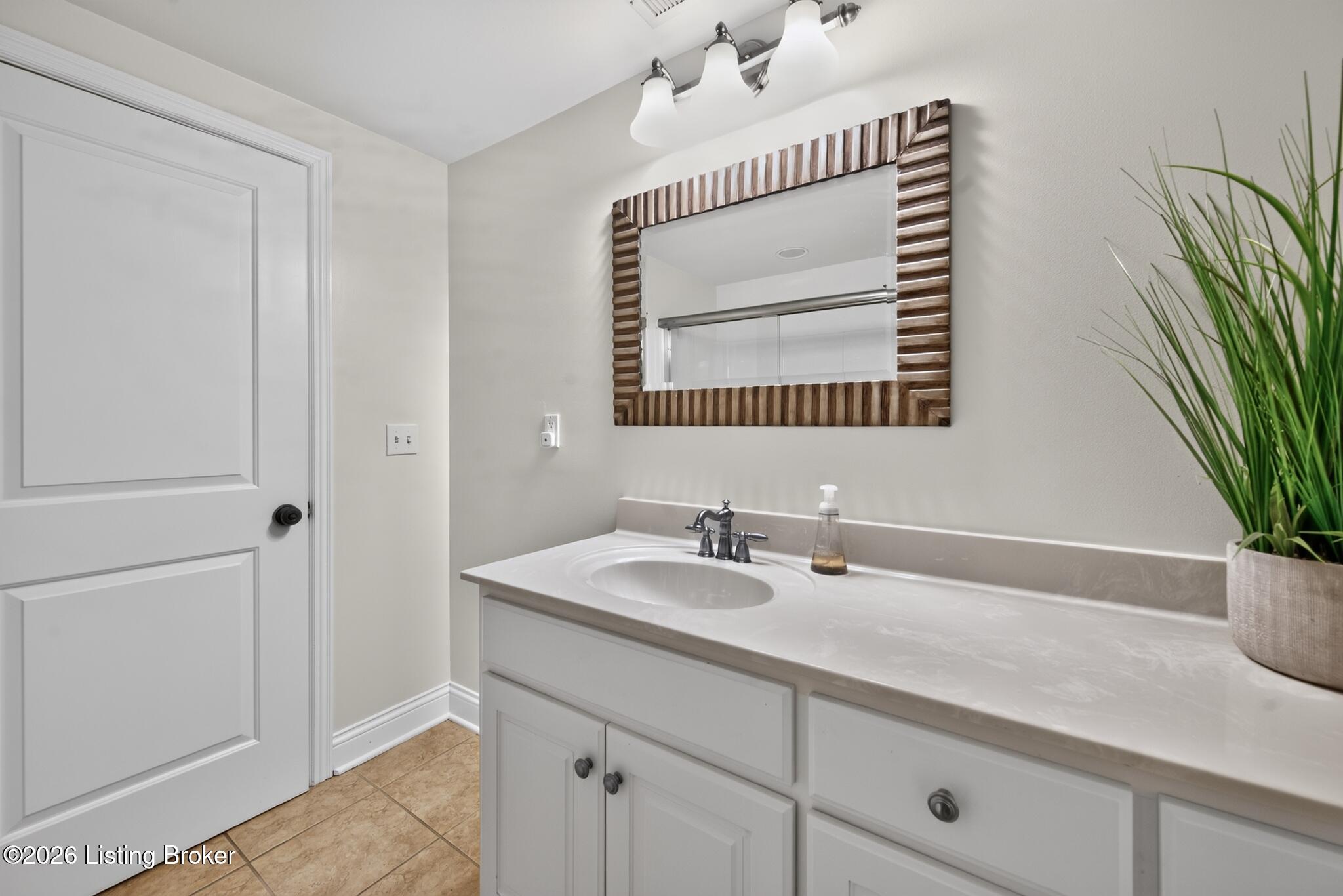306 Garden Road Lexington, KY 40502 - Photo 41 of 79 Second Floor Bathroom 2