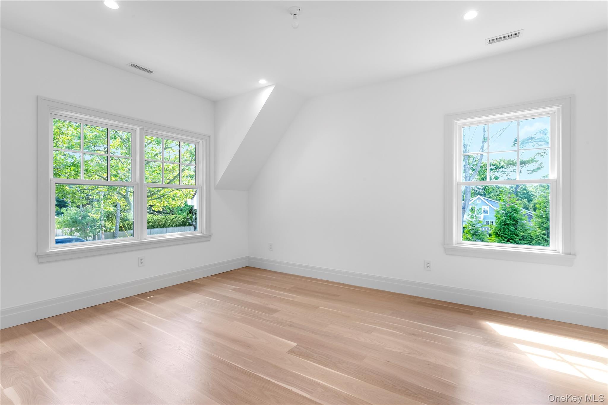 152 South Road Westhampton, NY 11977 - Photo 22 of 26 2nd Floor Guest Bedroom