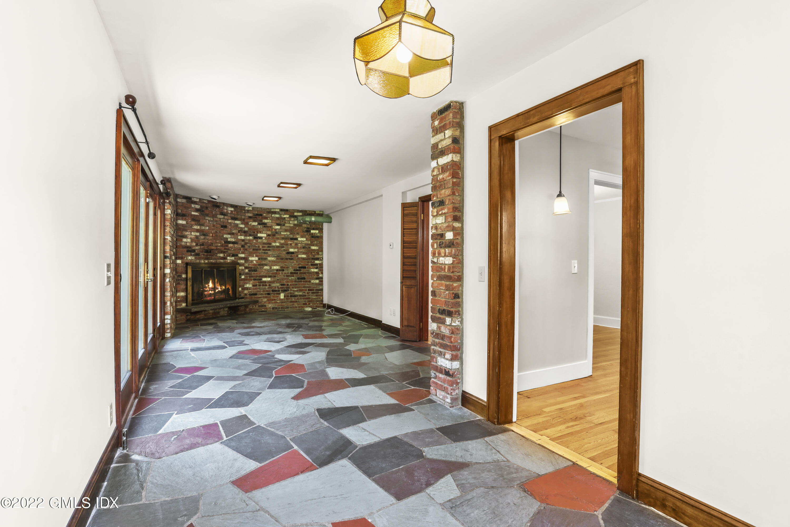 261 Pemberwick Road Greenwich, CT 06831 - Photo 4 of 13 a very nice looking room