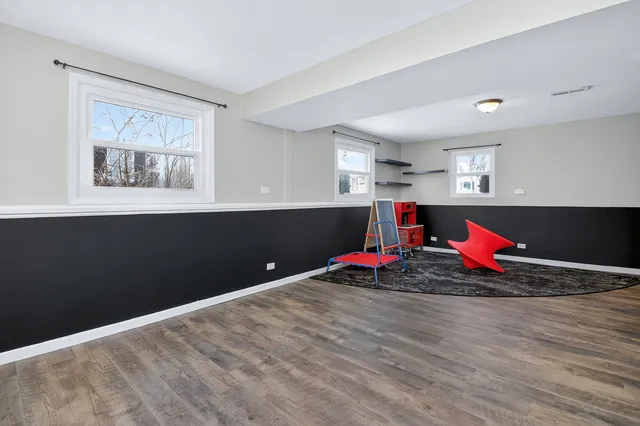 $359,000 | 522 Apache Lane, Carol Stream, IL 60188