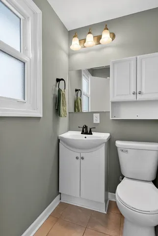 $359,000 | 522 Apache Lane, Carol Stream, IL 60188