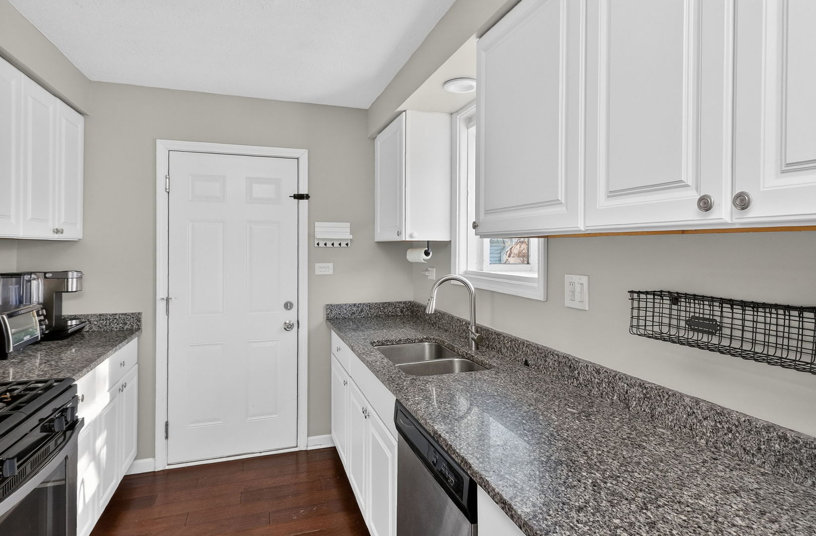 522 Apache Lane Carol Stream, IL 60188 - Photo 7 of 21