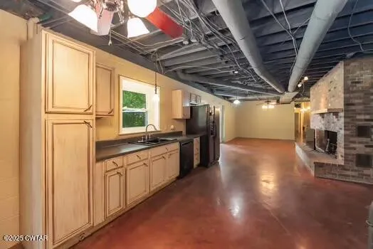 a view of livingroom with furniture