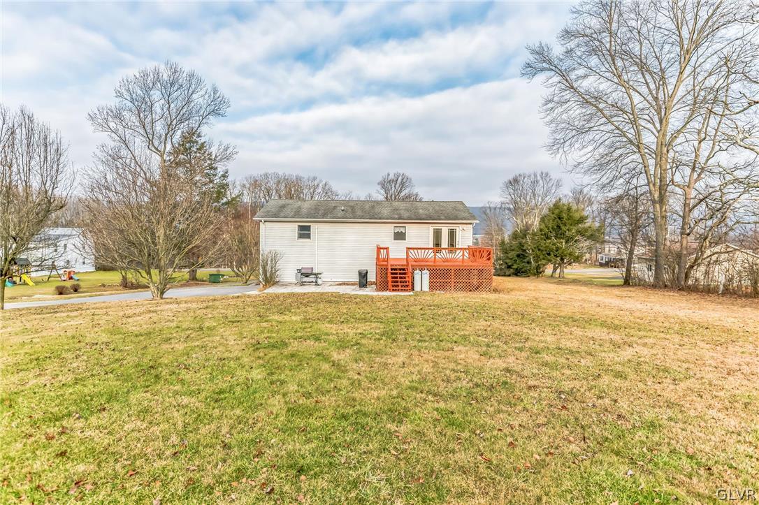 284 Hill Road Hegins, PA 17938 - Photo 2 of 36 Gallery Image 2