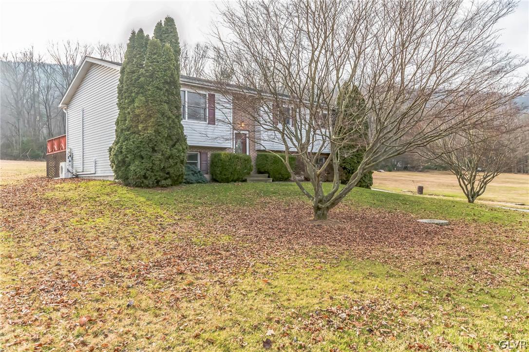 284 Hill Road Hegins, PA 17938 - Photo 4 of 36 Gallery Image 4