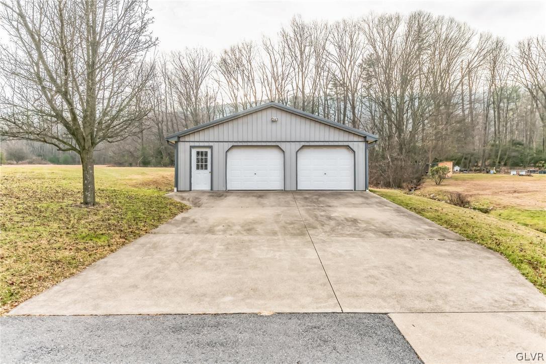 284 Hill Road Hegins, PA 17938 - Photo 5 of 36 Gallery Image 5