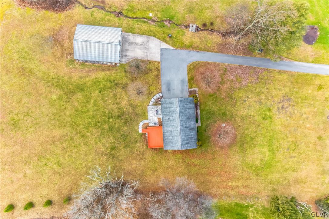 284 Hill Road Hegins, PA 17938 - Photo 10 of 36 Gallery Image 10