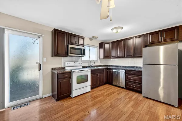 $199,900 | 2715 Creekwood Manor Lane, St. Louis, MO 63125