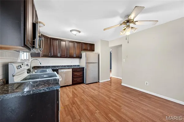 $199,900 | 2715 Creekwood Manor Lane, St. Louis, MO 63125