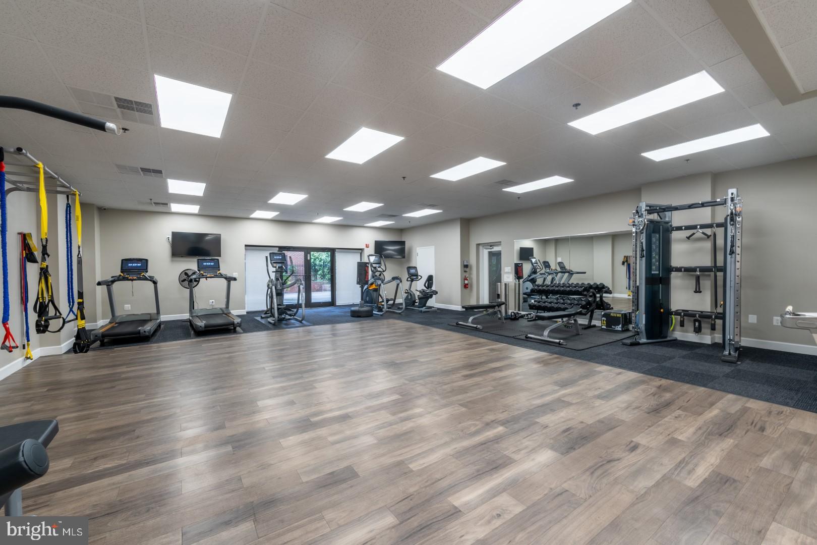 960 Fell Street, Unit 603 Baltimore, MD 21231 - Photo 18 of 24 a view of a room with gym equipment