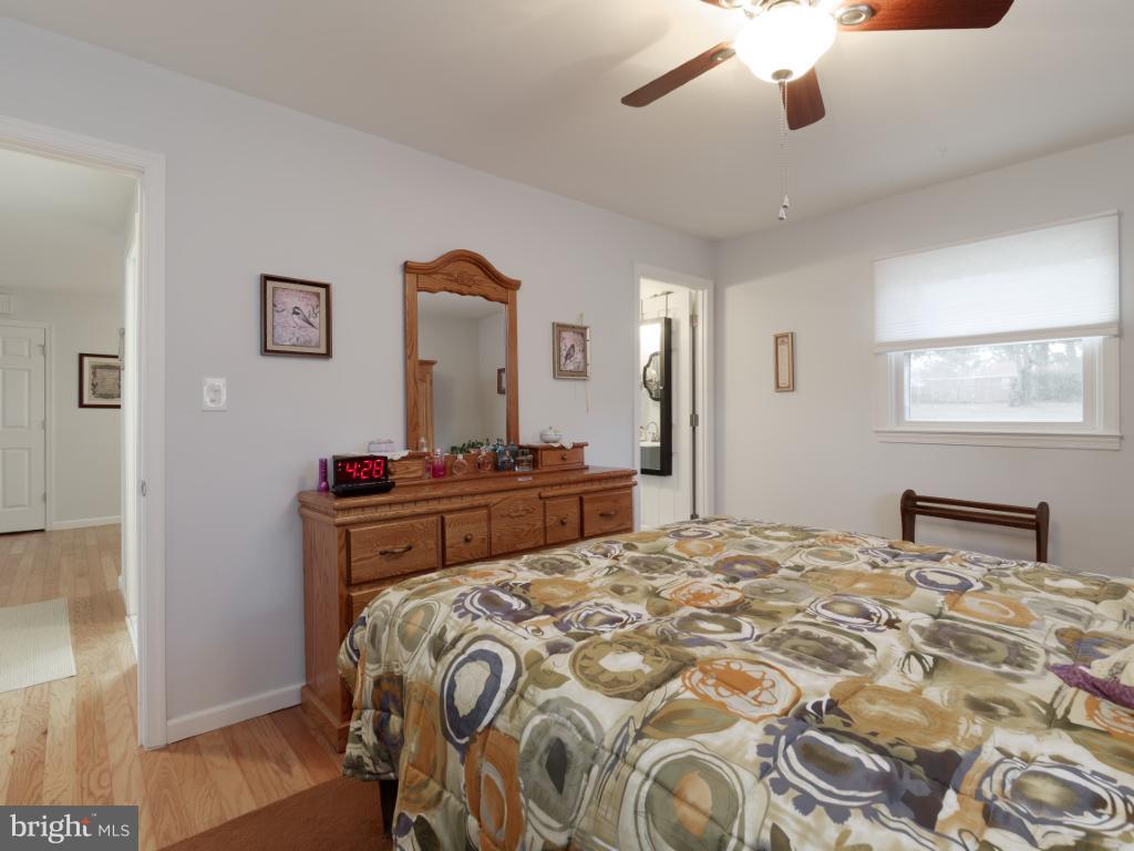 6008 Burnt Oak Road Baltimore, MD 21228 - Photo 15 of 30 Bedroom (Master)