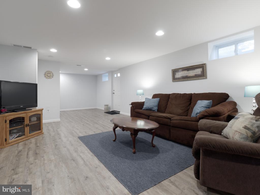 6008 Burnt Oak Road Baltimore, MD 21228 - Photo 24 of 30 Basement