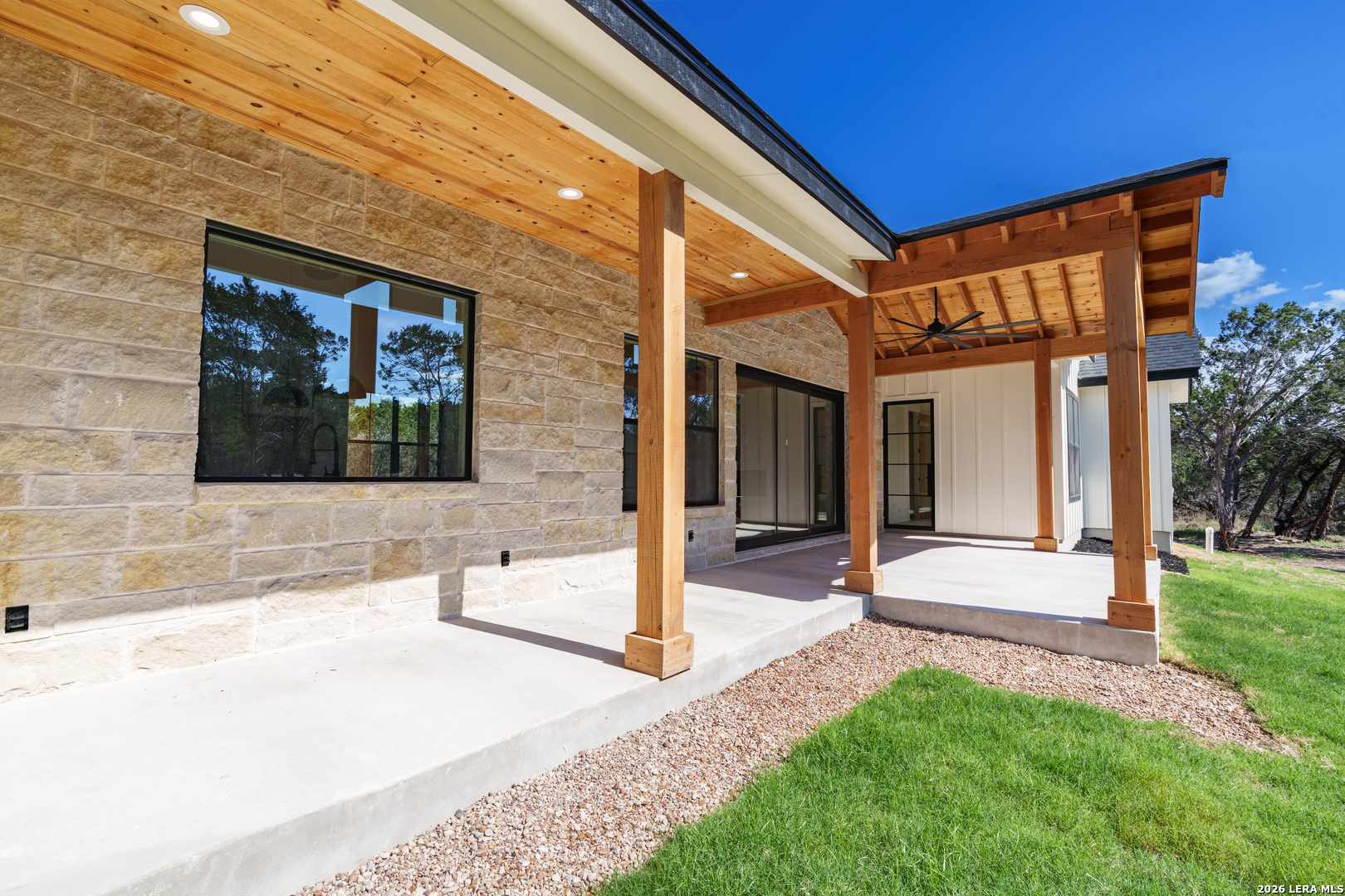 129 Aermotor Lane Boerne, TX 78006 - Photo 5 of 25