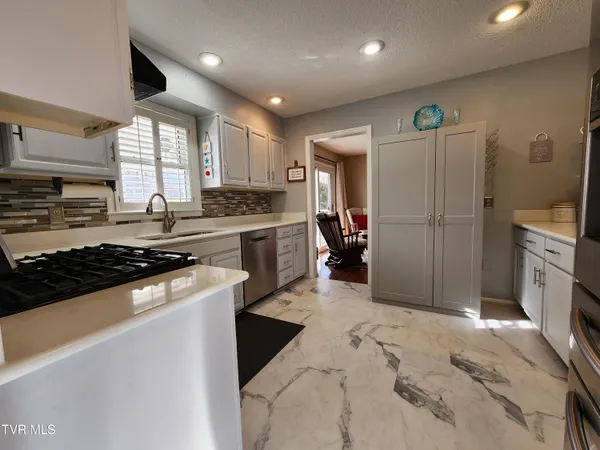 $359,000 | 15512 Woodstone Circle, Bristol, VA 24202