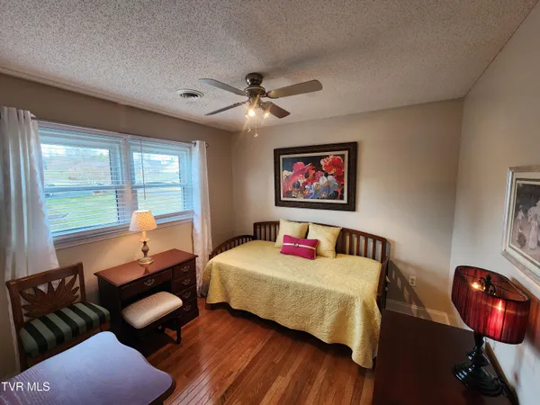 $359,000 | 15512 Woodstone Circle, Bristol, VA 24202