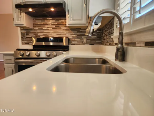 $359,000 | 15512 Woodstone Circle, Bristol, VA 24202
