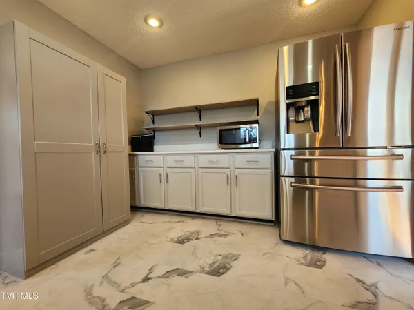 $359,000 | 15512 Woodstone Circle, Bristol, VA 24202