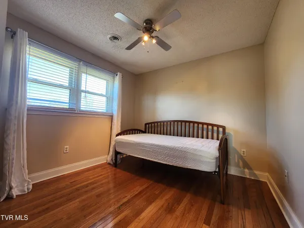 $359,000 | 15512 Woodstone Circle, Bristol, VA 24202