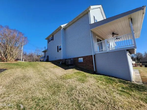 $359,000 | 15512 Woodstone Circle, Bristol, VA 24202