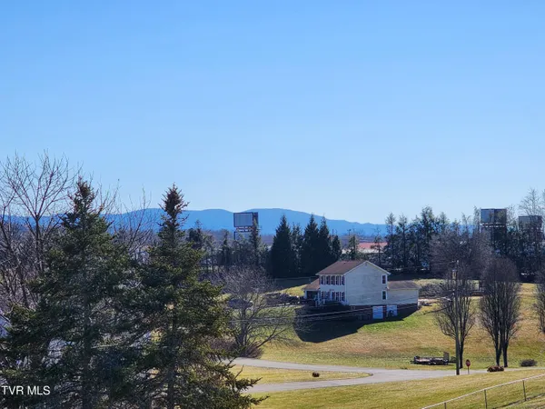 $359,000 | 15512 Woodstone Circle, Bristol, VA 24202