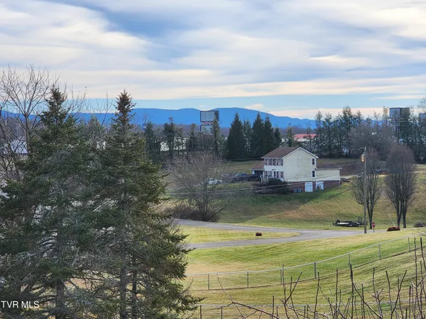 $359,000 | 15512 Woodstone Circle, Bristol, VA 24202
